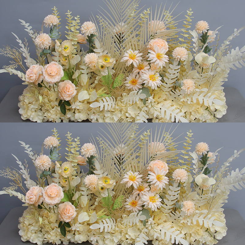 新商品の結婚祝いの大きいタイプの花を並べて絹の花の完成品の装飾をシミュレーションします。|undefined