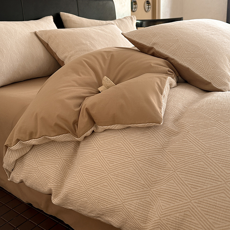 Cama de algodón de hilo de tres capas de lujo ligero de cuatro piezas de algodón puro 2024 nuevo hilo de doble capa simple funda de edredón de sábana
