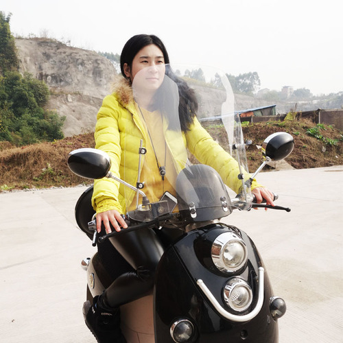 Lingying Luxury Electric Bike Front Windshield Transparent High-Definition Motorcycle Windscreen Suitable for All Four Seasons
