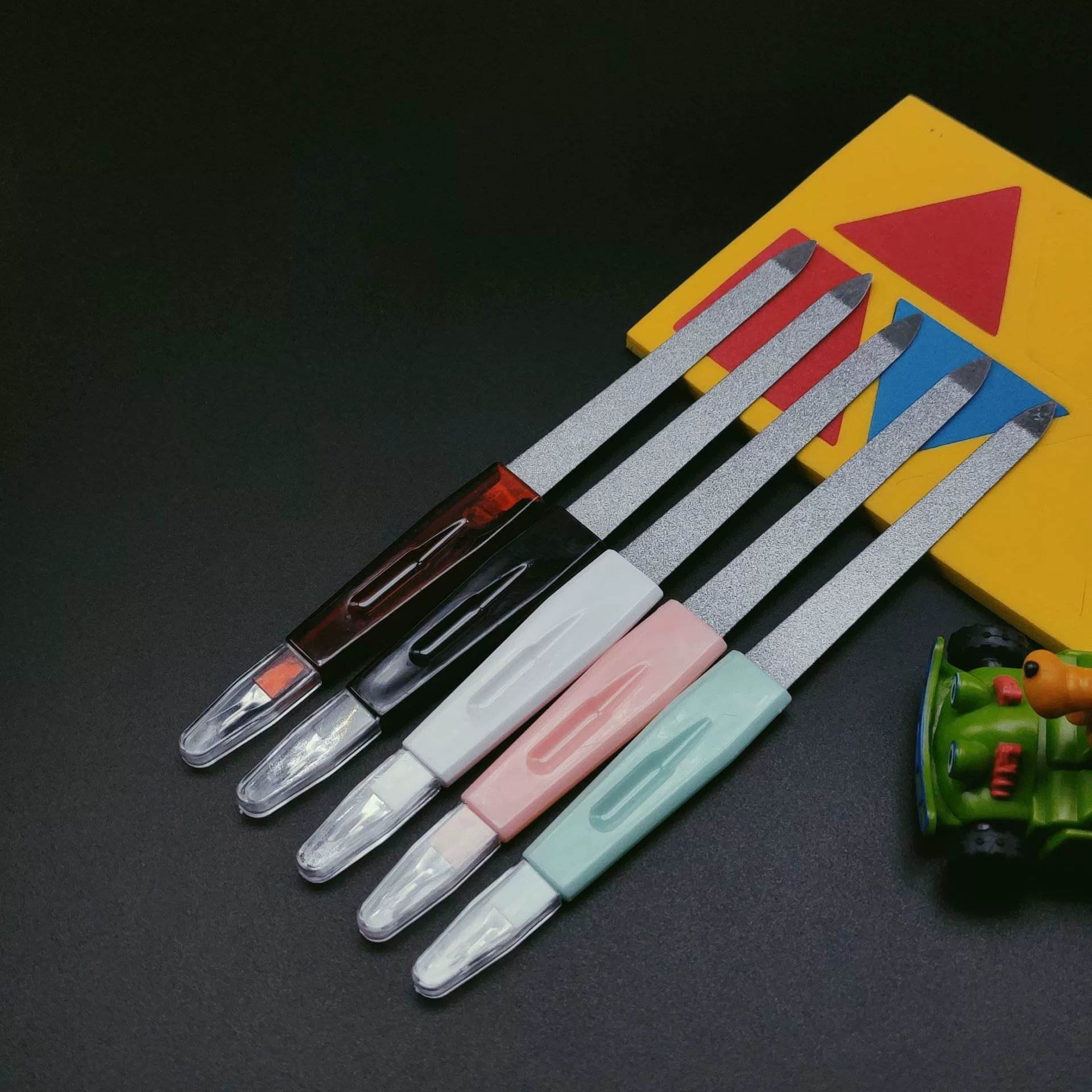 Фабрика прямых продаж два-в-одном пилку для ногтей Инструменты кусачки для ногтей протереть полосы Отшелушивающий вилка в наличии поставки