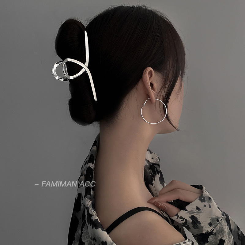 15g Weight Hair Clip, Hairpin, Hair Claws Hair Accessories Type 1 Piece Quantity Holiday, Daily Occasion Alloy, Metal Material Star, Solid Color Pattern Women's Gender Hollow Out Design Casual, Simple Style Style Casual Simple Style Women's Star Solid Color Alloy Metal Hollow Out Hair Clip Hairpin Hair Claws 3