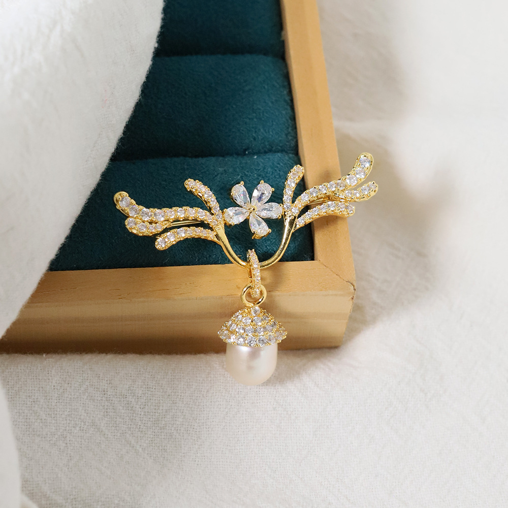 Nuevo broche de cuerno de ciervo abierto colgante desmontable de doble propósito cobre chapado en oro zircon pin pectoral de perla con joyas vacías
