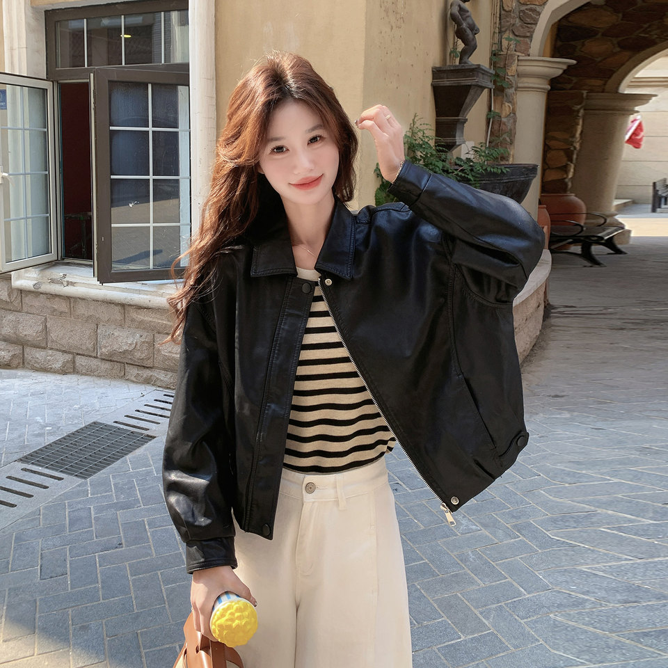 Áo khoác da PU nữ dáng ngắn cổ bẻ phong cách retro, form rộng, khóa kéo — màu đen