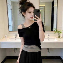 夏季穿搭假两件短袖t恤女装新款今年流行爆款设计感轻熟斜肩上衣