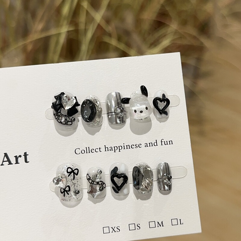 Purely Handmade Wearable Nails, High-End Black and White Pacha Dog Short Manicure Pieces, Whitening Heart Chain Fake Nail Patches Purely Handmade Wearable Nails, High-End Black and White Pacha Dog Short Manicure Pieces, Whitening Heart Chain Fake Nail Patches