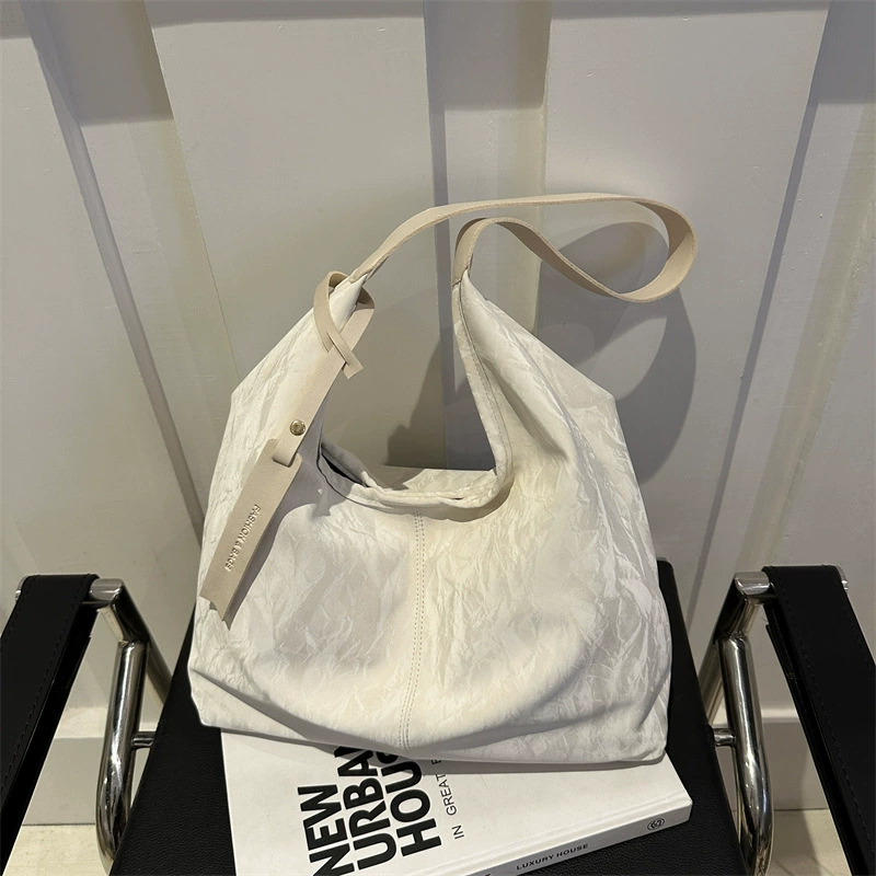 One-shoulder underarm bag, capacious summer style, universal design
