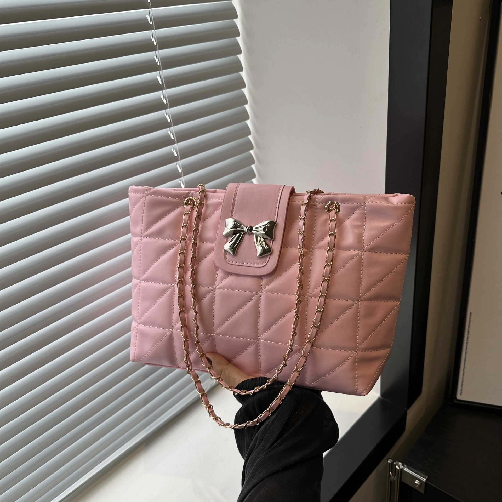 Soft capacious trend one-shoulder bag with diamond pattern, Korean style, chain bag