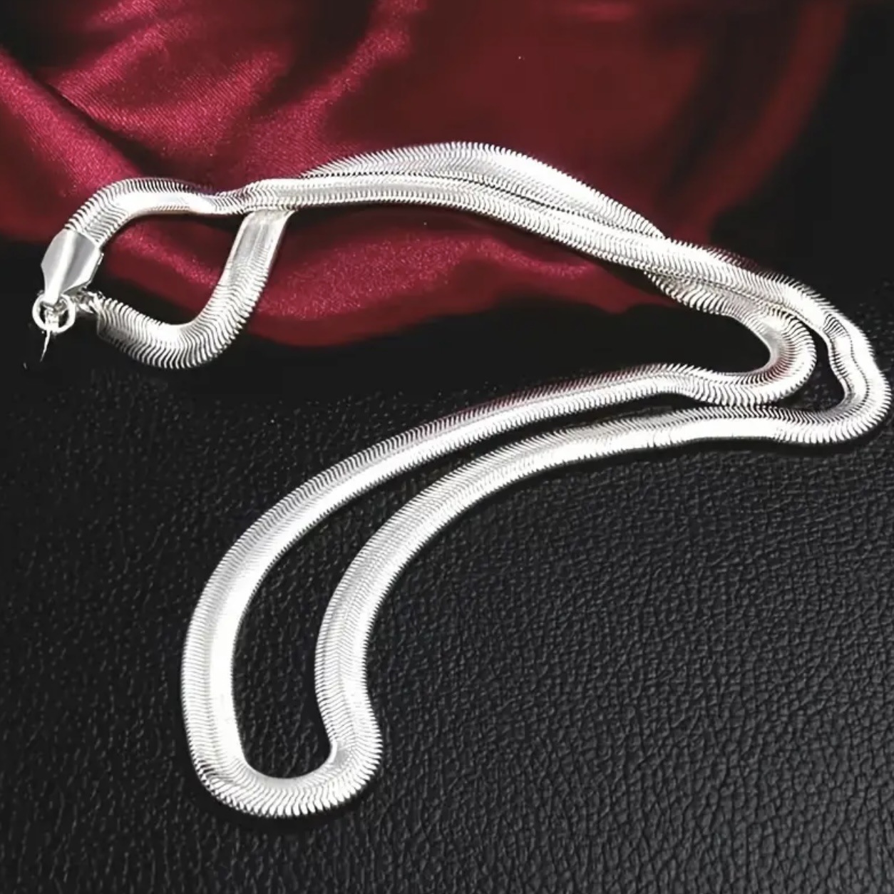 Beschermende talisman sieraden Wereldkampioenschap Happy Neo Deco grensoverschrijdende herenketting, Europese en Amerikaanse platte brede ketting voor stellen._voghion.com
