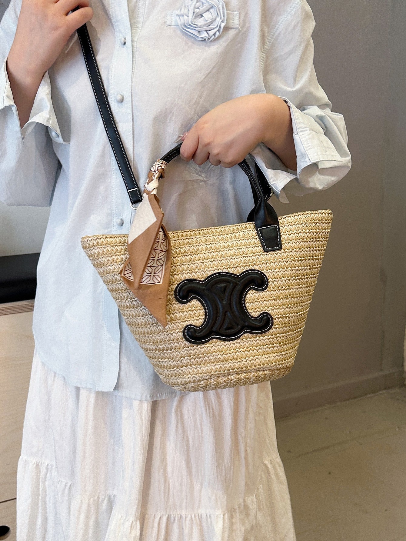 Cross-border vintage straw bag, beach vacation bag, hand-held basket bag, commuter bag, large-capacity tote bag with silk scarf