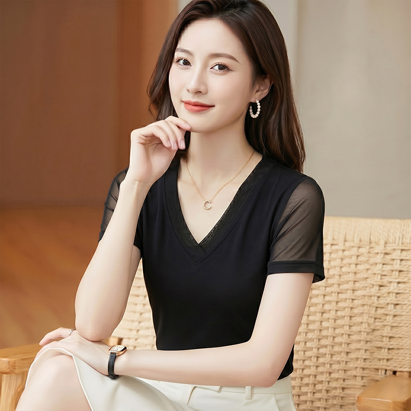 Simple and versatile V-neck short-sleeve blouse for women, new summer slim-fit mesh top, fashionable and stylish short-sleeve T-shirt for women Simple and versatile V-neck short-sleeve blouse for women, new summer slim-fit mesh top, fashionable and stylish short-sleeve T-shirt for women