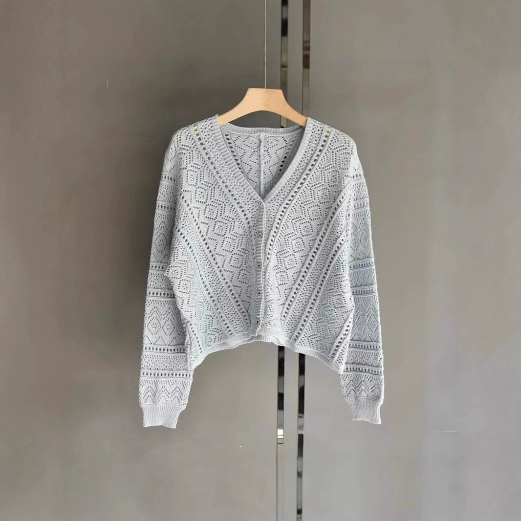 Ранняя весна 2025 Новый французский полый свободный длинный рукав трикотажный кардиган женский V-образный вырез ленивый ветер блузка с кондиционером блузка
