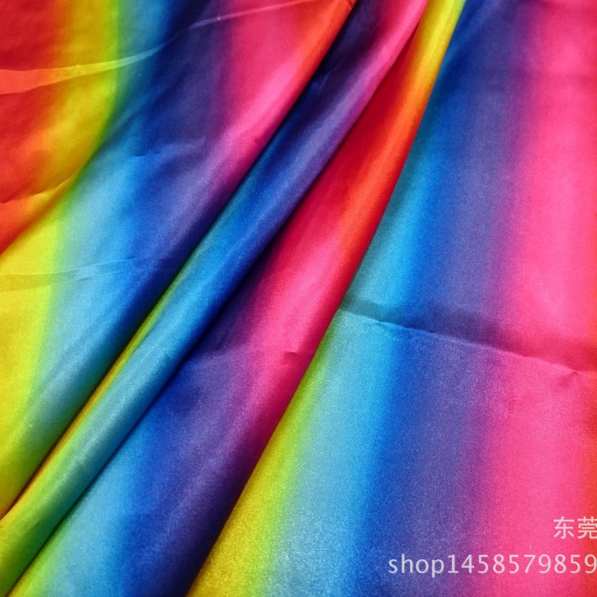 现货彩虹印花色丁布儿童裙子表演服彩色布礼盒包装彩虹条印花面料