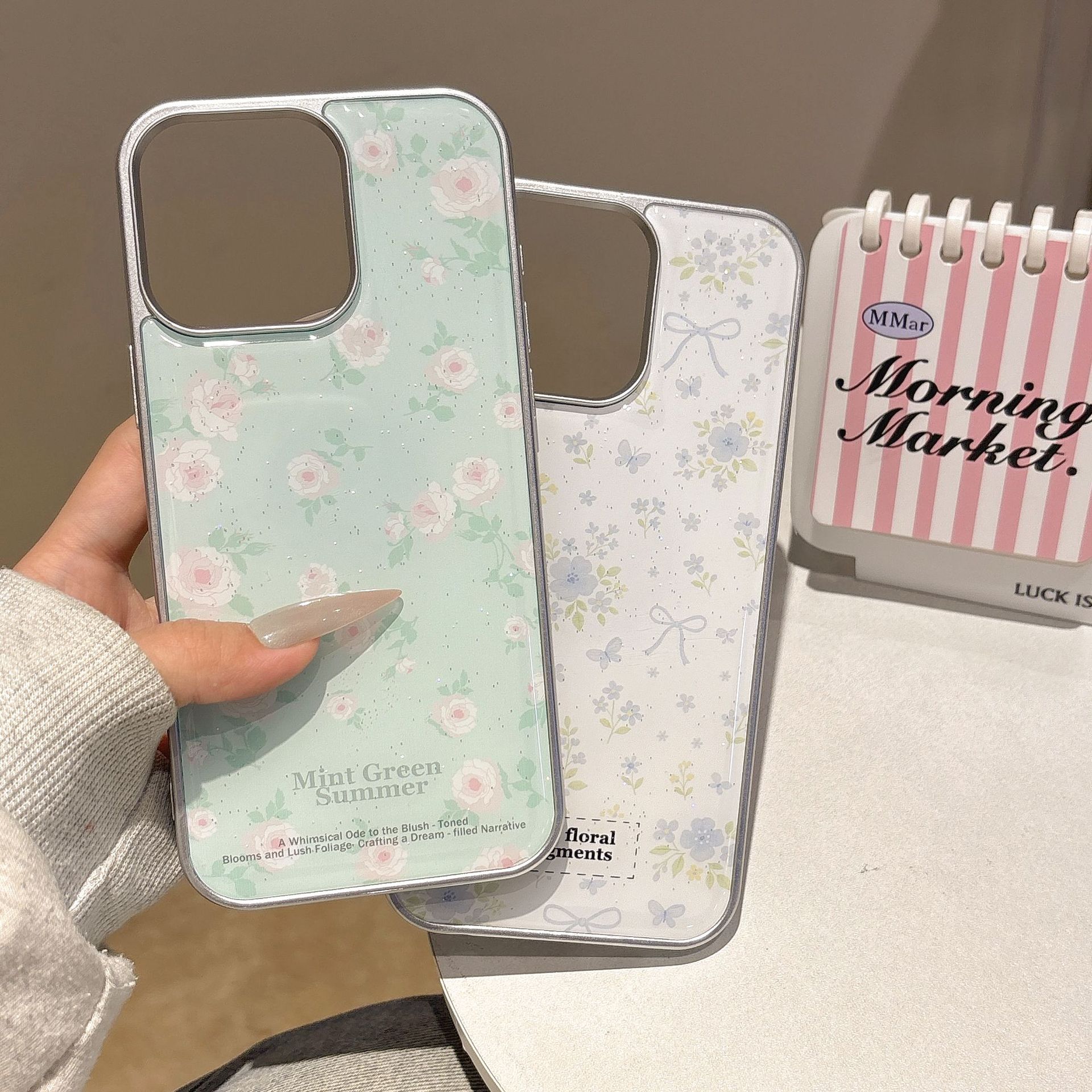 Sensación de alto nivel de nicho Flor floral verde menta para Apple 15Pro epoxi 16Pro borde plateado 14/13 Pareja 16PM