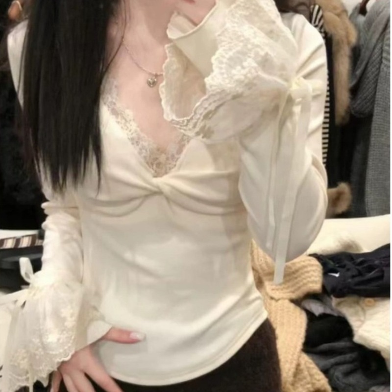v领小上衣女感绝美喇叭袖打底衫秋季款超好看内搭蕾丝拼接T恤|undefined