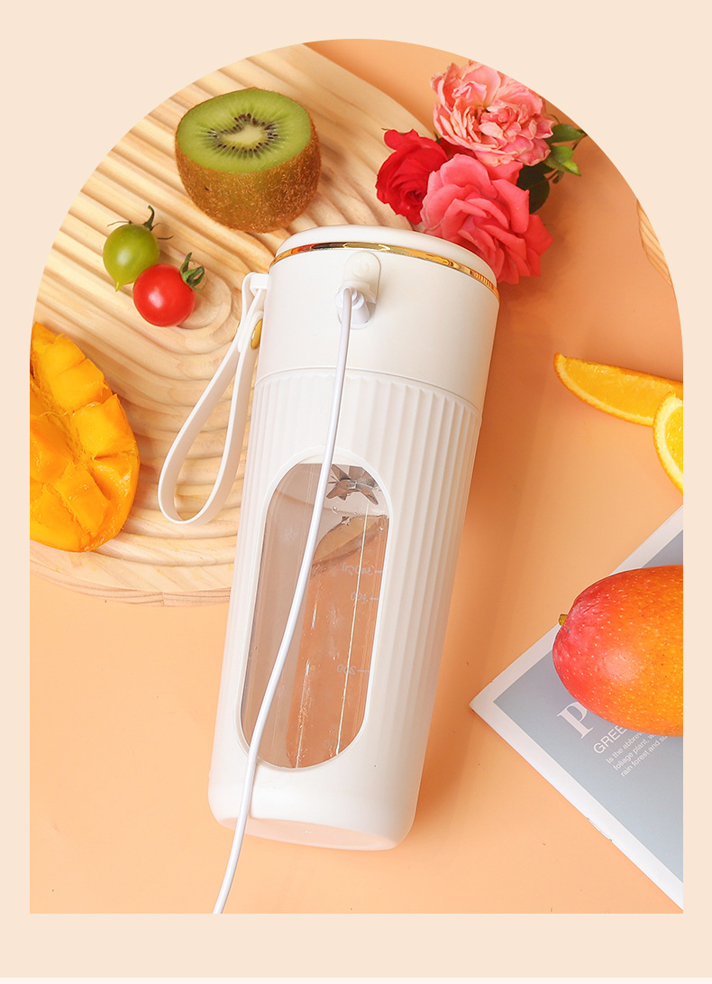 Tragbarer Mini-Elektroentrafter und Smoothie-Mixer