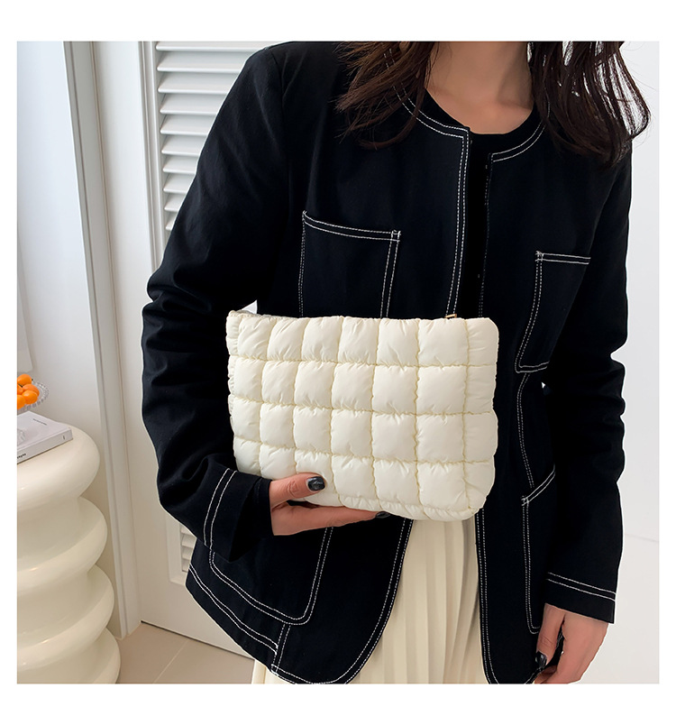 175g Weight Synthetic Leather Lining Material Magnetic Buckle Closure Type / Strap Type Clutch Bag Bags Type Holiday, Travel Occasion Cotton Material Lattice, Solid Color Pattern All Seasons Season Women's Gender Basic, Classic Style Style Medium Size Basic Classic Style Lattice Solid Color Cotton Makeup Bags 1