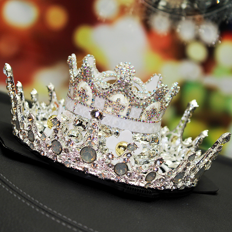 Little Daisy Crown Car Perfume Asiento Rhinestone Alfombrilla antideslizante Adornos de coche Accesorios de coche Personalidad Mujer Ligera Lujo