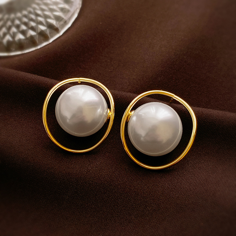 Elegant Irregular Pearl Stud Earrings Gold Plated Silver Needle_voghion.com