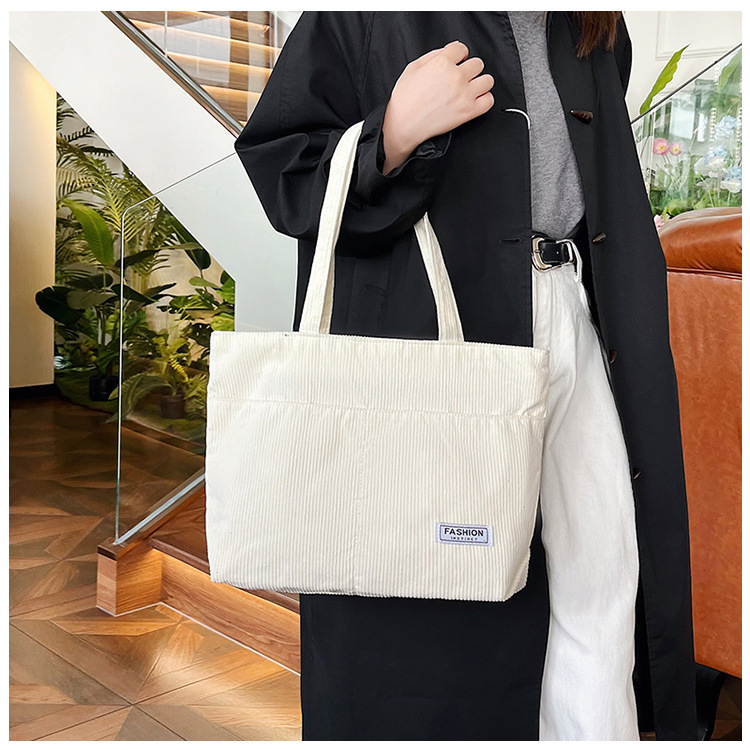 The fashionable and retro bucket bag for women, the new large-capacity versatile crossbody bag for women, and the trendy and elegant tote bag for women are selling well undefined