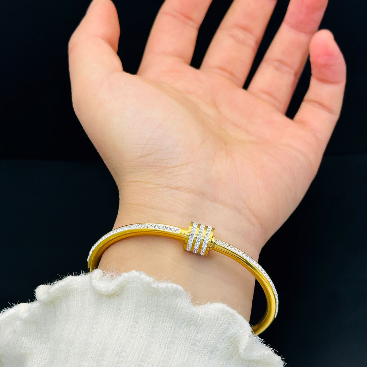 Diamond Plated Bangle Bracelet For Women Rose Gold Finish_voghion.com
