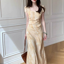 连衣裙;女装针织加工;女式T恤