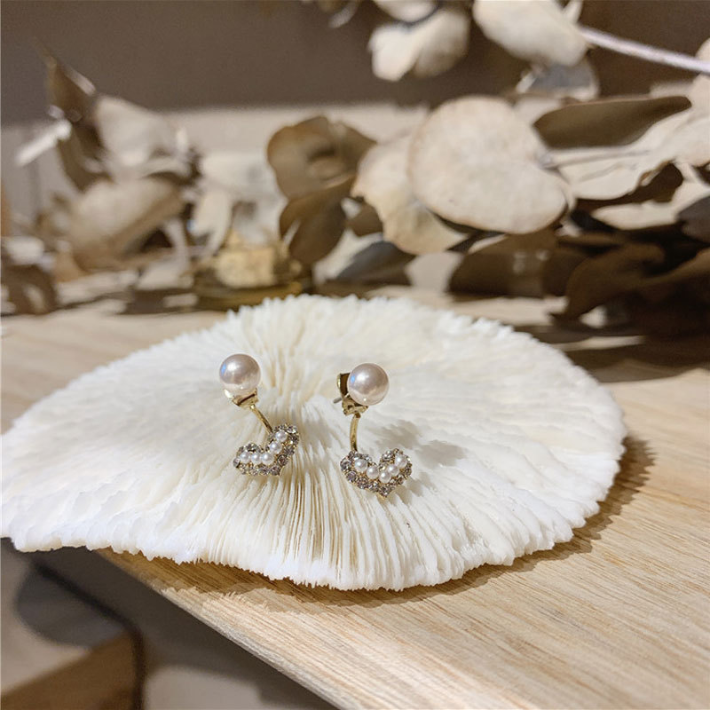 Cubic Zirconia And Pearl Stud Earrings For Everyday Elegance_voghion.com