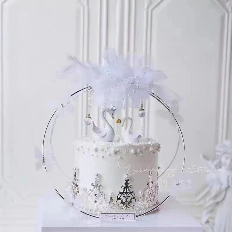 蛋糕装饰小红书新品铁圈花环羽毛花朵花艺蝴蝶珍珠流苏蛋糕摆件|ms