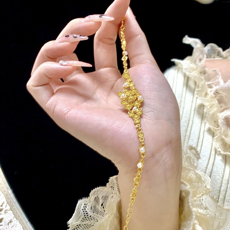 Gold-Plated Jewelry Store Replica Monet Water Lily Series Bracelet, Faux Gold Floral Bracelet, Three-Gold Engagement Accessory Gold-Plated Jewelry Store Replica Monet Water Lily Series Bracelet, Faux Gold Floral Bracelet, Three-Gold Engagement Accessory