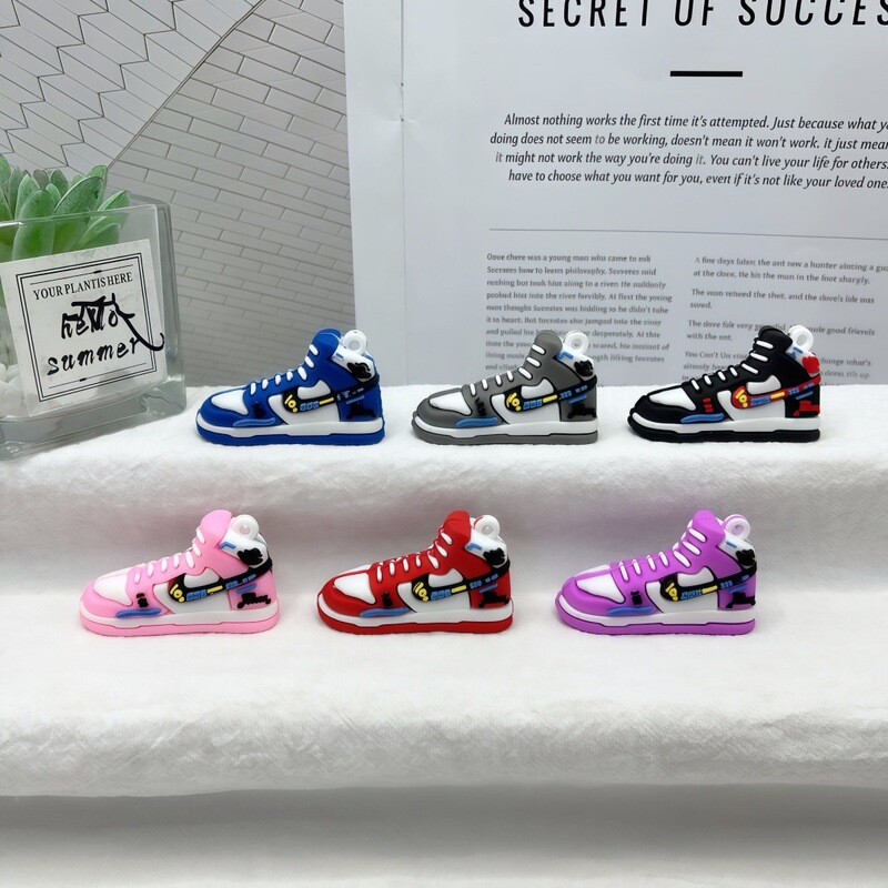 Simulated Nike Shoe Keychain Basketball Shoe Backpack Pendant Doll Pendant Desk 3D Resin Ornament Wholesale Simulated Nike Shoe Keychain Basketball Shoe Backpack Pendant Doll Pendant Desk 3D Resin Ornament Wholesale