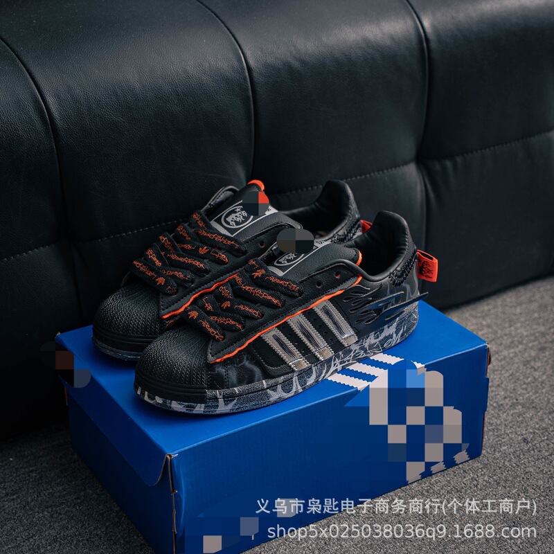 2026 new foreign trade versatile casual white sneakers with flame pattern, trendy low-top athletic shoes for men and women, cross-border footwear 2026 new foreign trade versatile casual white sneakers with flame pattern, trendy low-top athletic shoes for men and women, cross-border footwear