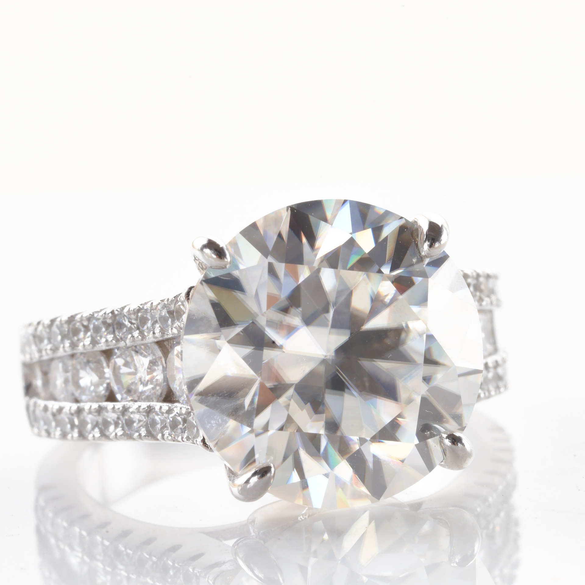 Anillo de diamante de mosan de 10 quilates transfronterizo de color D para mujeres s925 plata esterlina platino 950 anillo de diamante de lujo