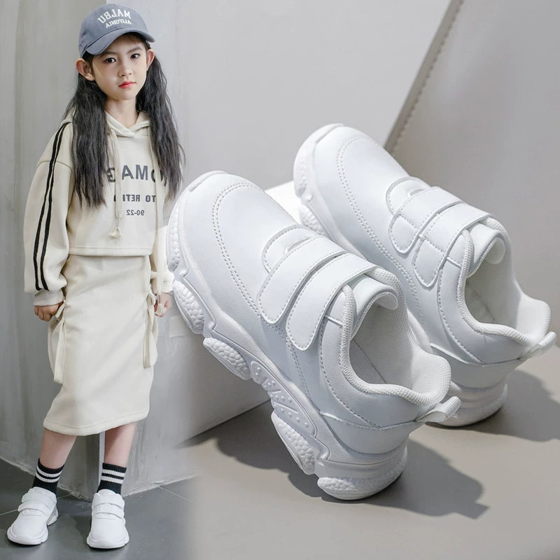 Детские кроссовки, белые туфли для девочек, весна 2024 года, новые белые часы для учащихся начальной школы с мягкой подошвой для детей среднего и большого размера, обувь для выступлений