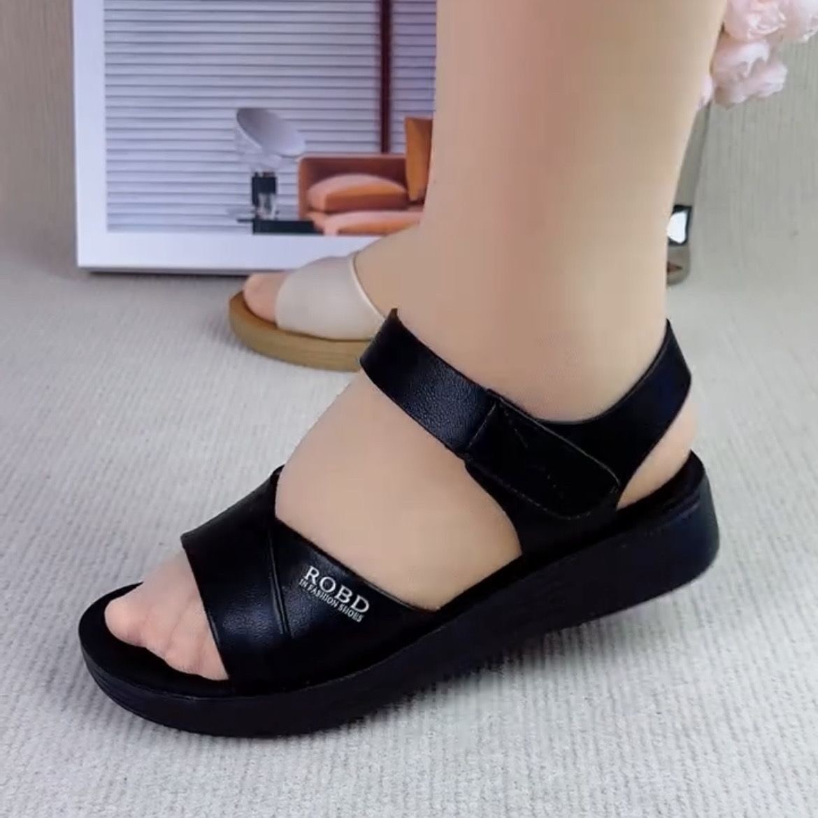 Sandalias planas para mujeres verano 2026 nuevos zapatos de madre cómodos suaves ligeros versátiles antideslizantes sandalias romanas