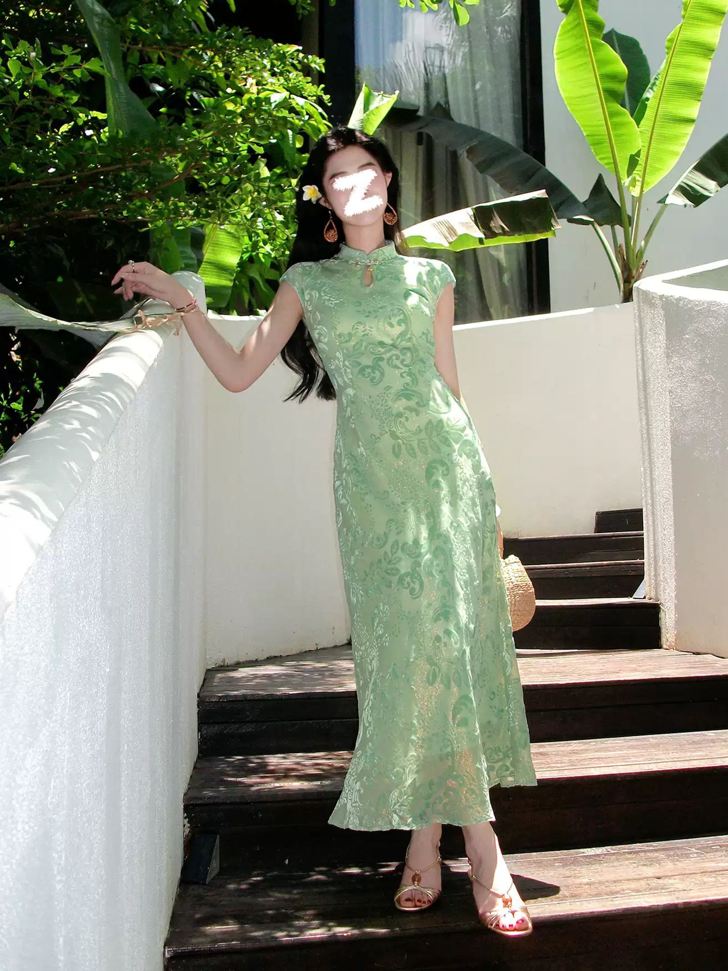 Đầm maxi nữ cổ đứng tàu xẻ, tay lỡ, thắt eo, phong cách tân Trung Hoa — xanh lá cây