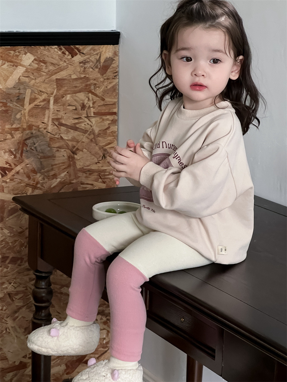Ropa protectora para niñas y pantalones de fondo conjuntos de otoño versión coreana de ropa infantil conjuntos de ropa infantil de primavera y otoño ropa infantil de otoño