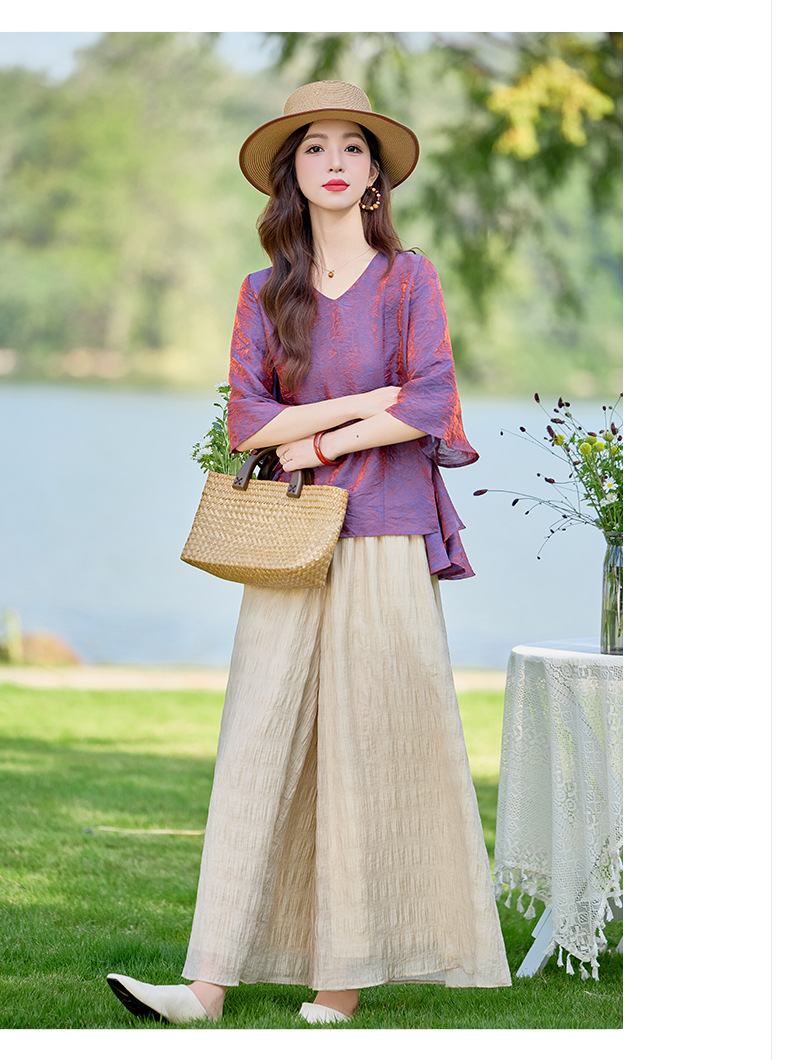 Bộ vest nữ hai mảnh gồm áo sơ mi cổ V và quần ống rộng dáng suông — Màu ảnh chi tiết 15