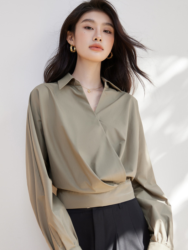 对白法式V领设计感衬衫女2025秋季新款衬衣气质简约别致通勤上衣|undefined