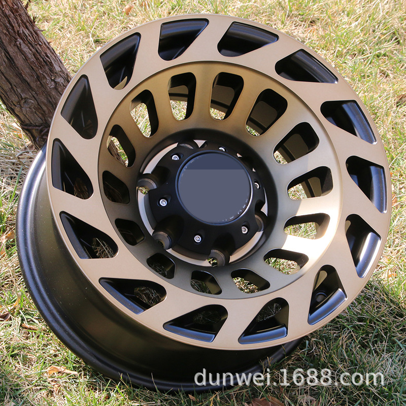 Applicable to cheetah Pajero V33 Delica Dongfeng pickup Fengjun war horse sea lion 15-inch off-road wheel hub wholesale