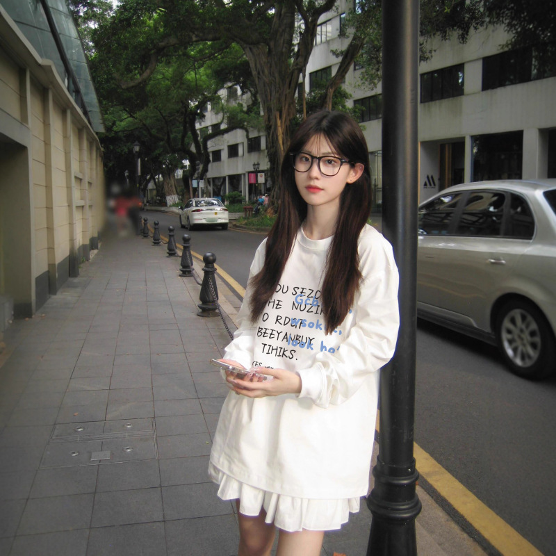 胖mm韩系chic慵懒休闲白色打底衫秋季2025新款独特大码长袖t恤女|undefined