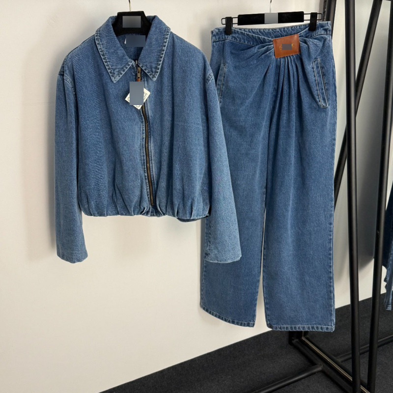 25 Export Nanyou New Denim Suit Leather Label Logo Decorated Long-Sleeved Denim Jacket + Waist-Cinching Denim Pants 25 Export Nanyou New Denim Suit Leather Label Logo Decorated Long-Sleeved Denim Jacket + Waist-Cinching Denim Pants