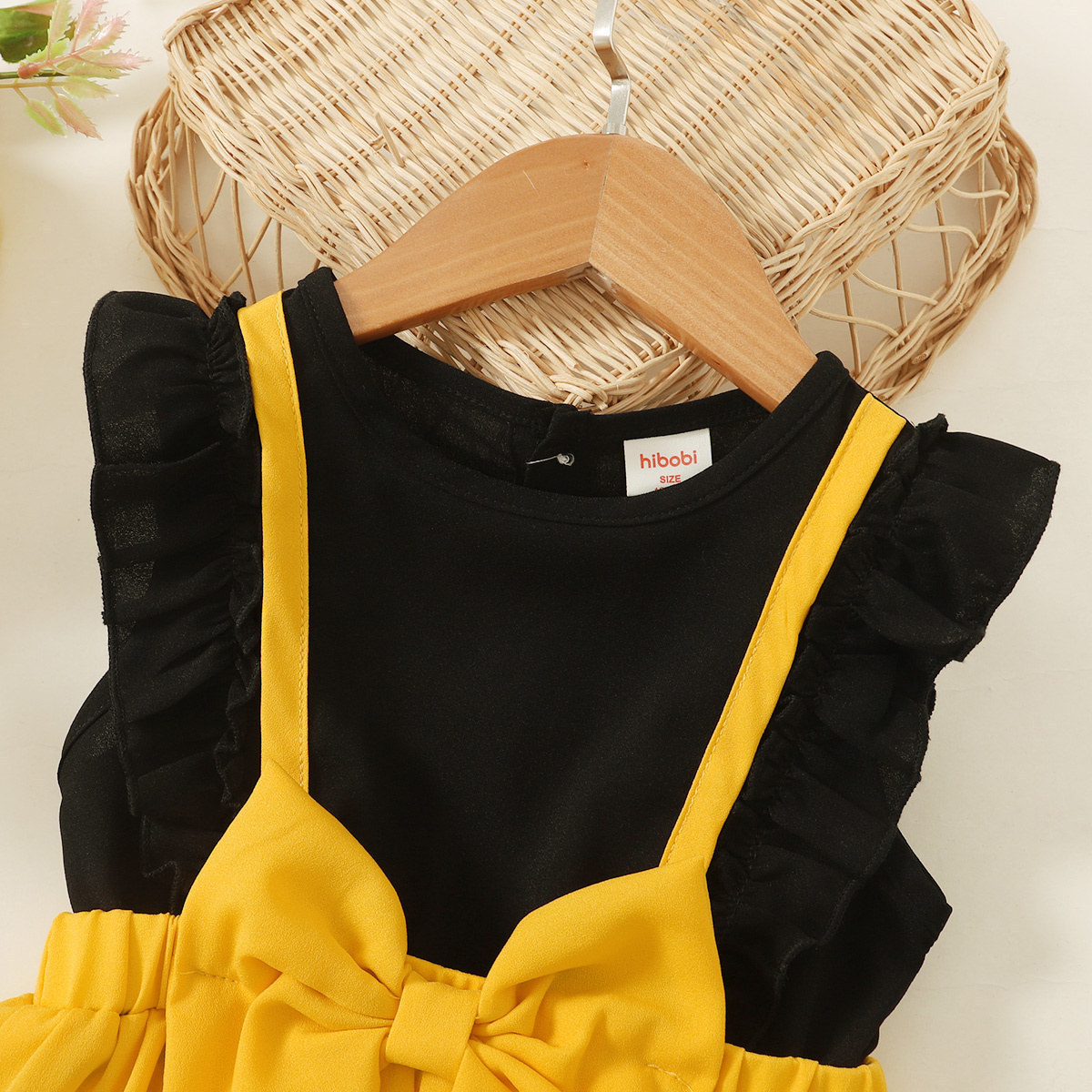 Las niñas de verano 2023 nuevo estilo coreano popular sin mangas costura encaje color sólido niña vestido lindo