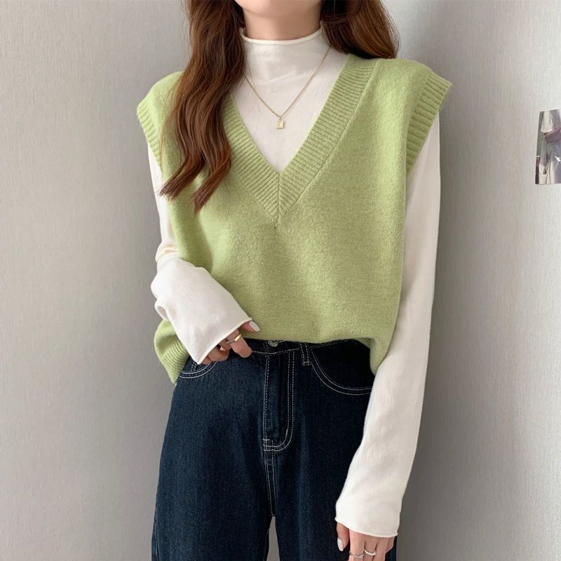 Sleeveless knitted vest women's autumn thin V-neck loose short outer wear vest sweater vest bottoming shirt Sleeveless knitted vest women's autumn thin V-neck loose short outer wear vest sweater vest bottoming shirt