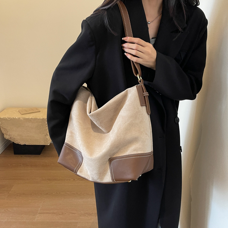 Bolso de ante retro de gran capacidad, novedad de otoño e invierno 2025, bolso de mujer, bandolera, bolso de mano popular para ir al trabajo