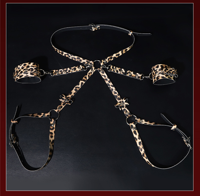 Jiuai SM Restraint Set Leather and Metal Handcuffs for Couples — detail image 17