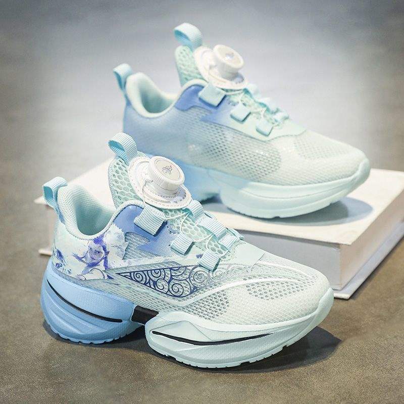 Zapatos deportivos para niños 2025, verano, nuevos zapatos de baloncesto transpirables de malla para niños, zapatos de correr ligeros para estudiantes de niños mayores