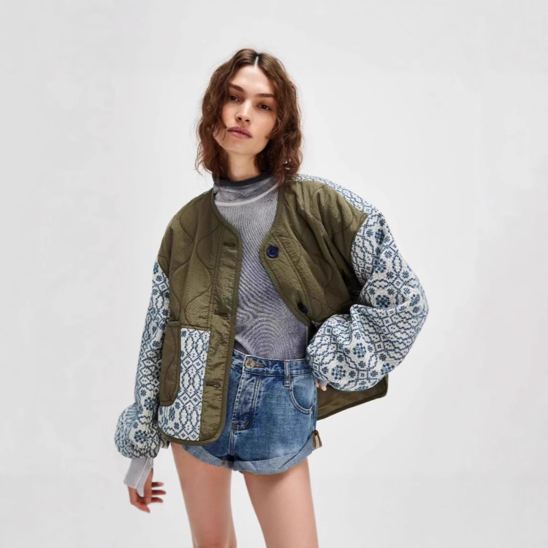Amazon 2025 European and American Cross-Border New Autumn and Winter Printed Patchwork Button Women's Short Lightweight Casual Versatile Top Amazon 2025 European and American Cross-Border New Autumn and Winter Printed Patchwork Button Women's Short Lightweight Casual Versatile Top