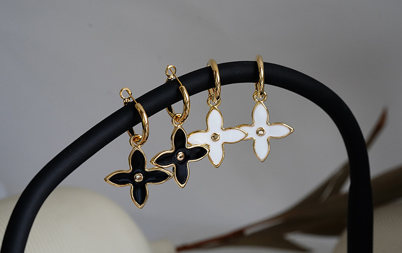 Simple Style Four Leaf Clover Copper Patchwork Drop Earrings 1 Pair