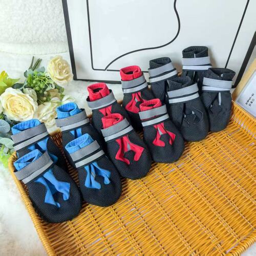 Soft-soled shoes for large and medium dogs, suitable for Golden Retrievers and Labrador Retrievers, anti-slip, wear-resistant, waterproof, and not breathable rain boots