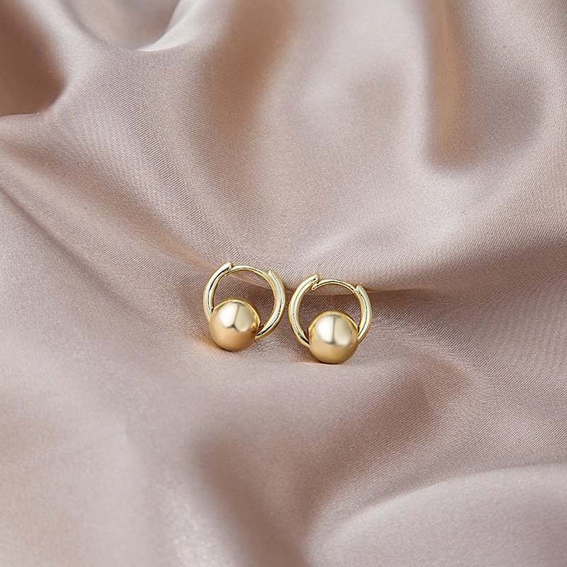 Mode Simple Petit Boules D'or Cercle De Cuivre Boucles D'oreilles display picture 1