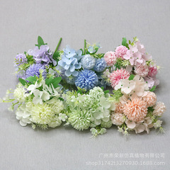 シミュレーションの花5頭の手はアジサイの菊のホテルの人工の花の芸を捧げて結婚祝いの道を飾って偽の花を導いて家の装飾を配置します。